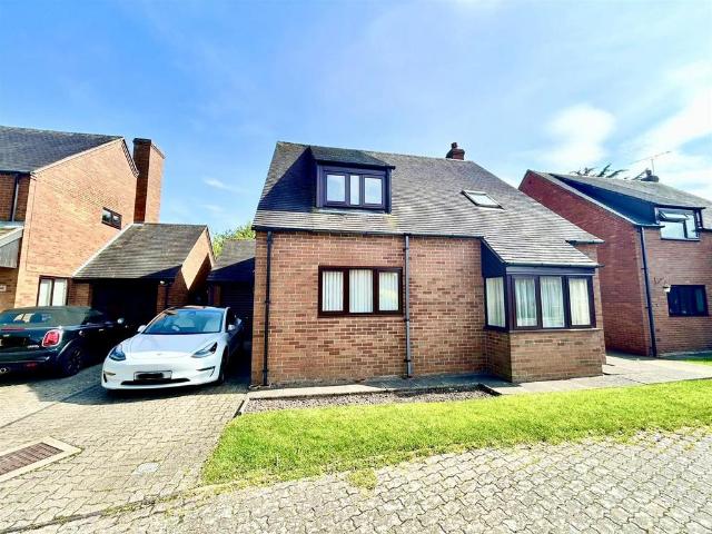 House for sale in Portfields, Lower Bullingham