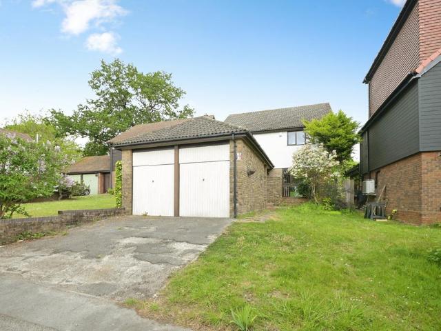 House for sale in Harold Hill, Greater London