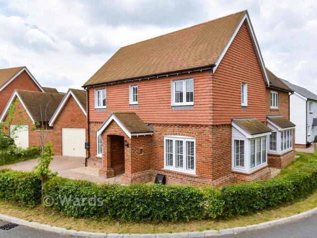 House for sale in Allington, Midway