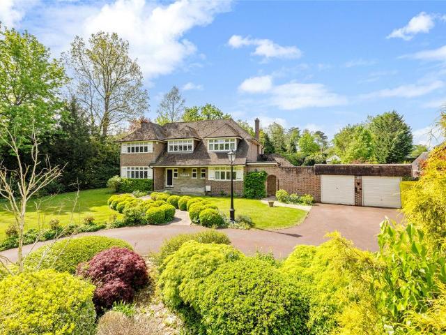 House for sale in Pachesham Park, Surrey