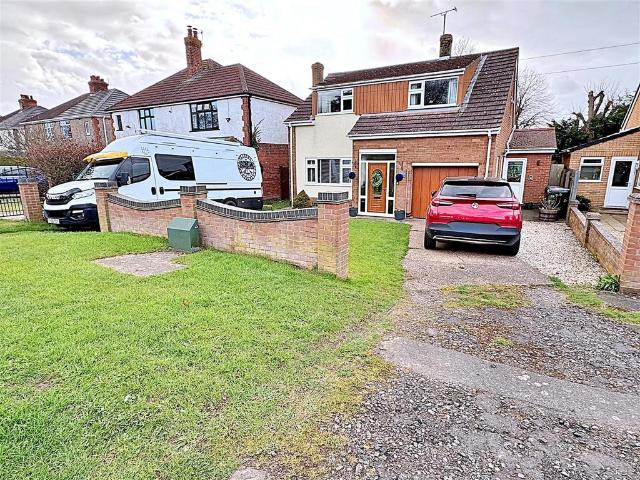 House for sale in Holton le Clay, Belleau