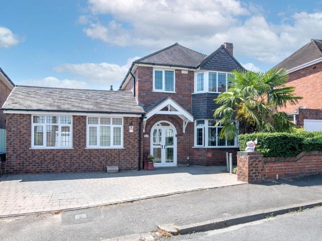 House for sale in Woodsetton, Coseley