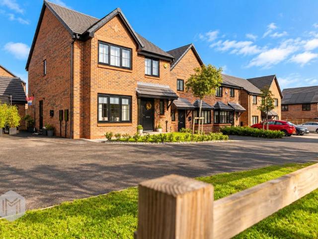 House for sale in Woodhill, Bury