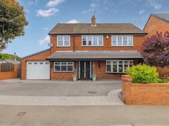 House for sale in Kingswinford, West Midlands