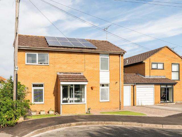 House for sale in Crookhill, Worcestershire