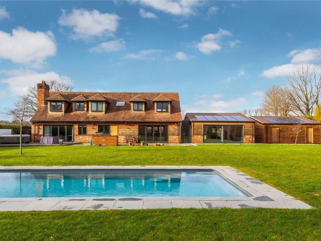House for sale in St. Nicholas, Hurst, Ruscombe