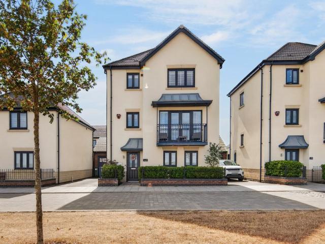 House for sale in Priors Hall Park, Weldon