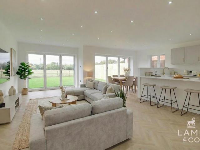 House for sale in Weeley, Dale Hill