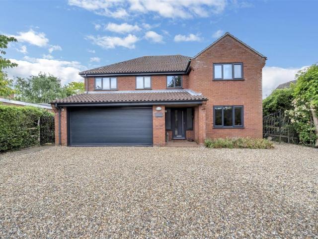 House for sale in Moreton Hall, Chedburgh