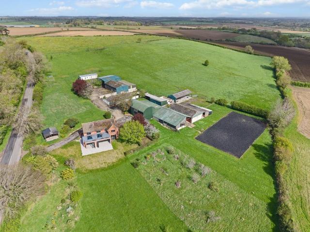 House for sale in Crookhill, Worcestershire