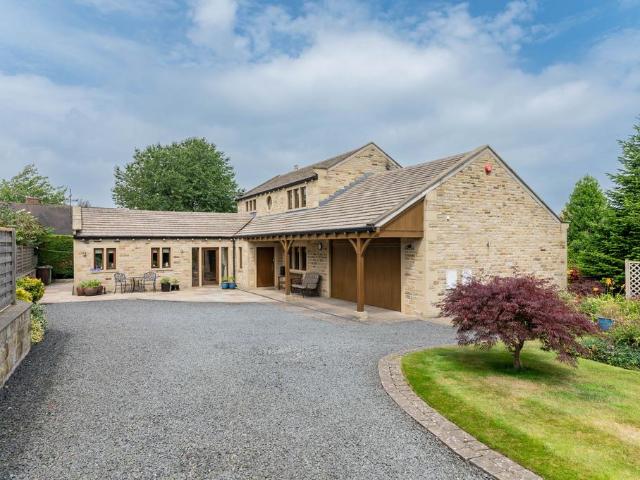 House for sale in Shelley, Shepley