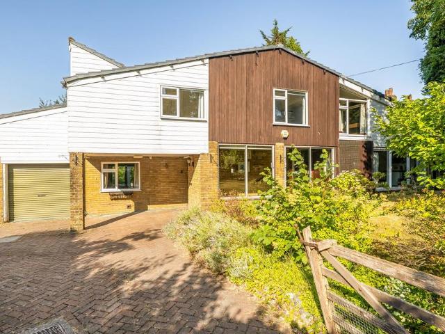 House for sale in Hillview, Surrey