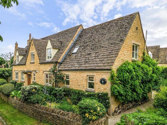 House for sale in Fossebridge, Gloucestershire