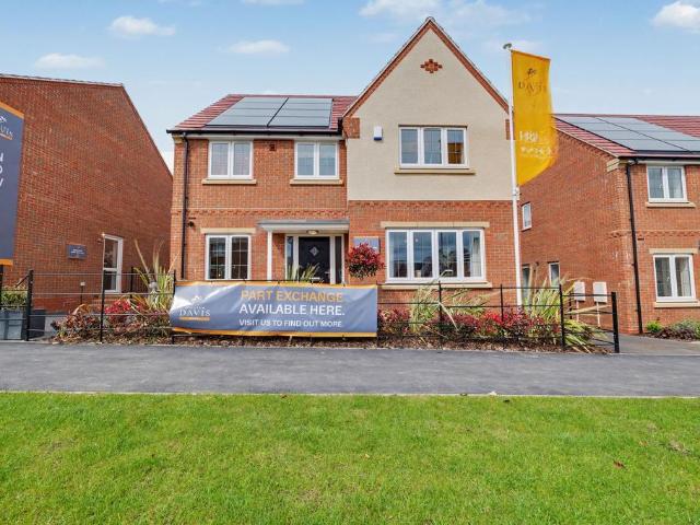 House for sale in Green Close, West Midlands