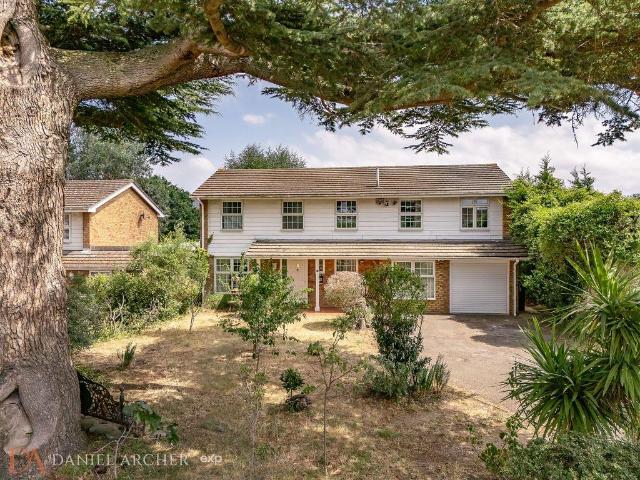 House for sale in London Borough of Merton, Raynes Park
