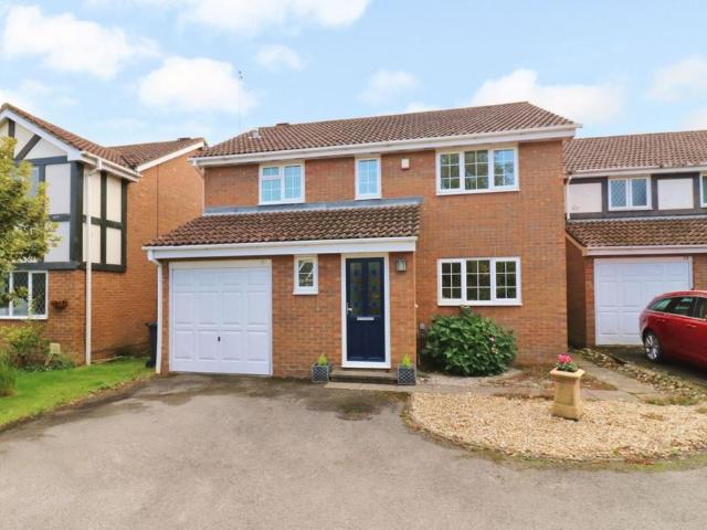 House for sale in Hedge End, Helford
