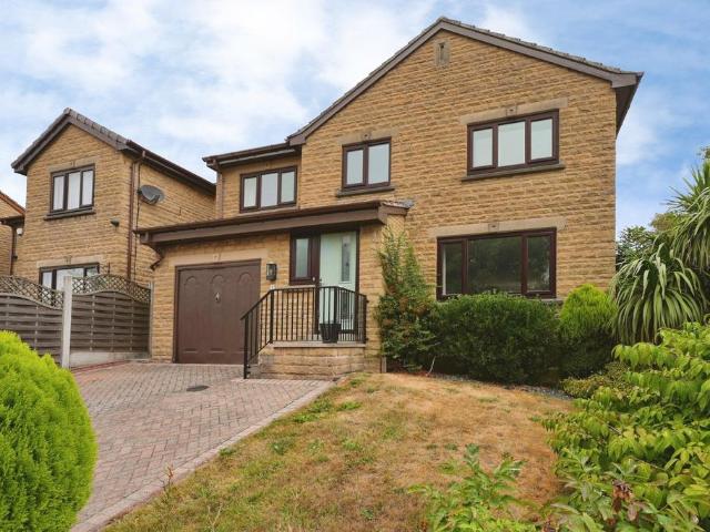 House for sale in Birkenshaw, Kirklees
