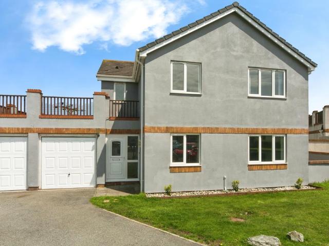 House for sale in Trearddur, Wales