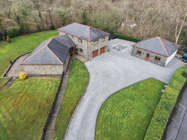House for sale in Ynys Uchaf, Wales
