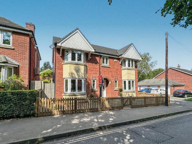 House for sale in Newent, Bromsberrow Heath