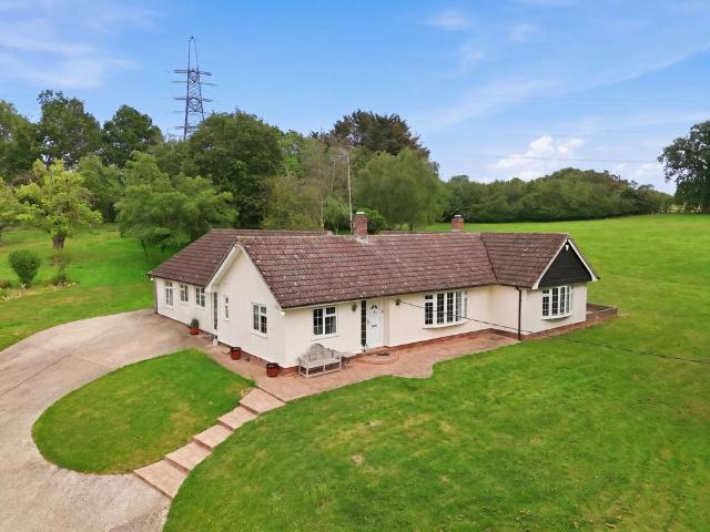House for sale in Chipping Hill, Essex