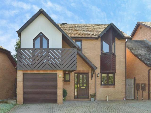 House for sale in Crownhill, Shenley Church End