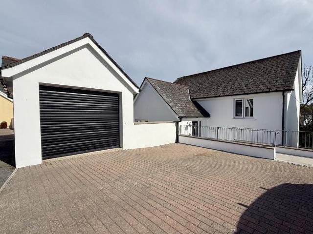 House for sale in Saundersfoot, Wales