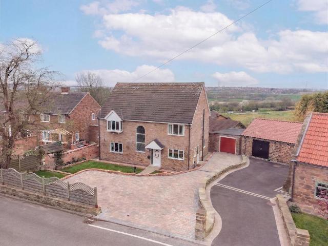 House for sale in Treeton, South Yorkshire