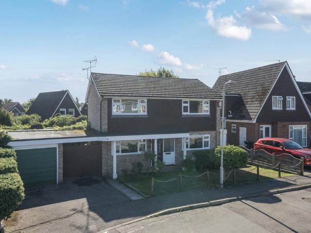 House for sale in Emmbrook, Wokingham