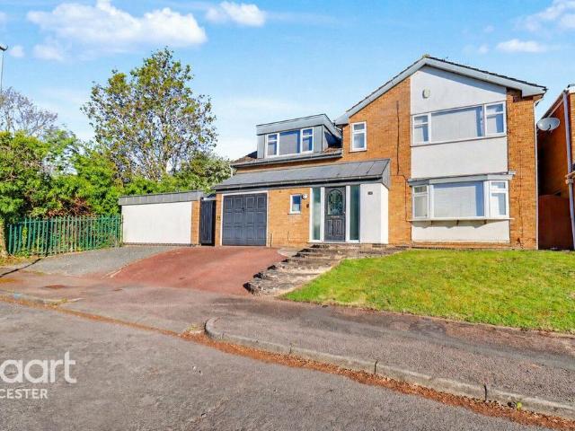 House for sale in Newfoundpool, Leicester