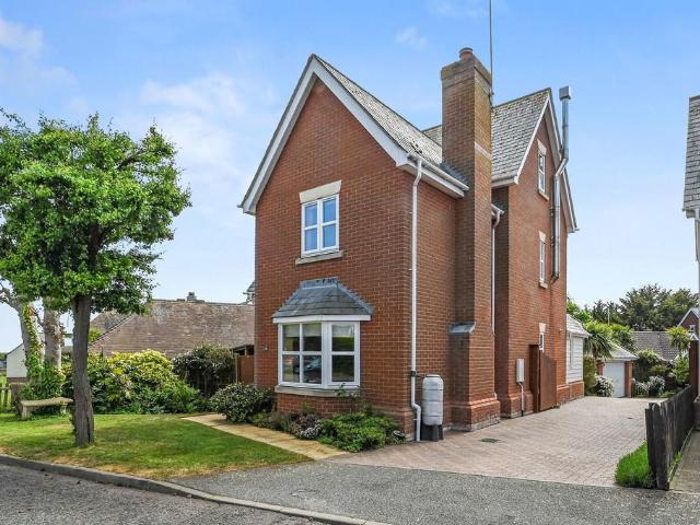 House for sale in Frinton and Walton, Dale Hill