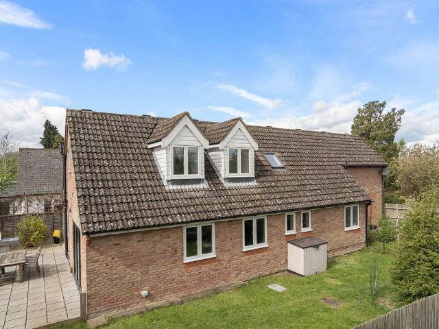 House for sale in Aston Clinton, Buckinghamshire