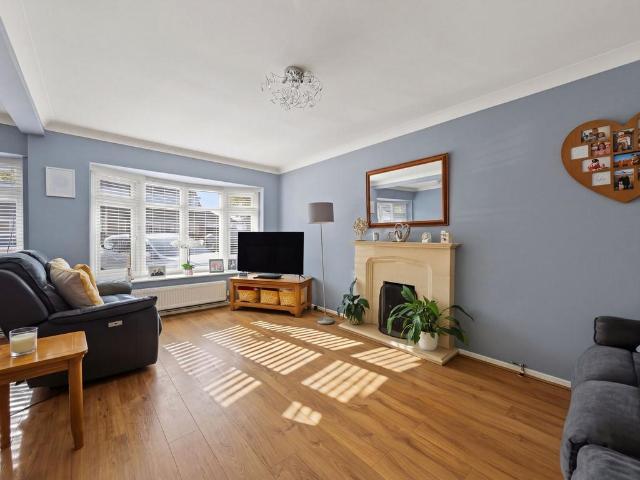 House for sale in Pilgrims' Hatch, Brentwood