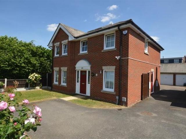House for sale in Chipping Hill, Essex