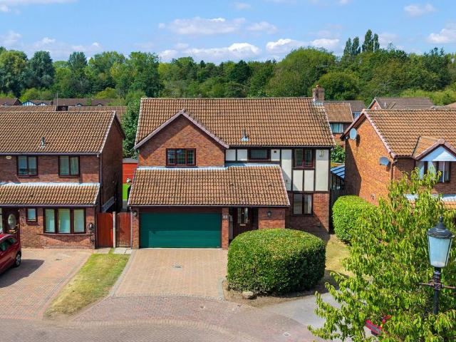 House for sale in Halton