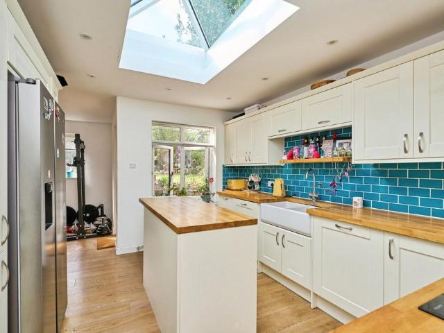 House for sale in Nodehill, Shide