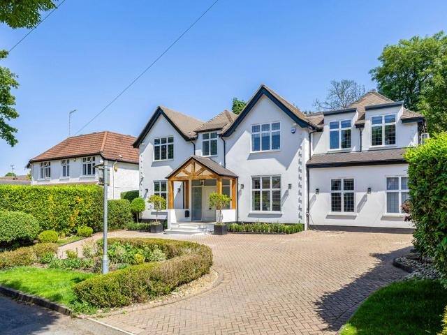 House for sale in Bushey, Bushey Heath
