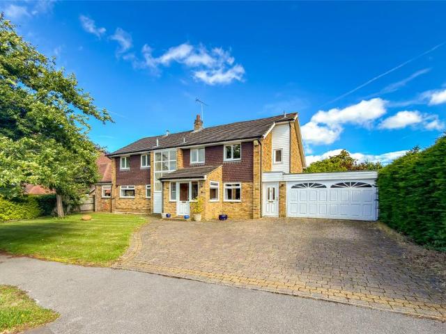 House for sale in Hatching Green, Five Acres