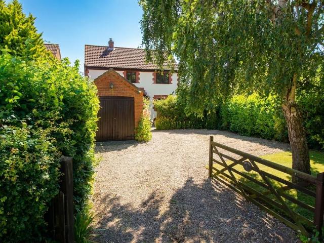 House for sale in Stokesby, Norfolk