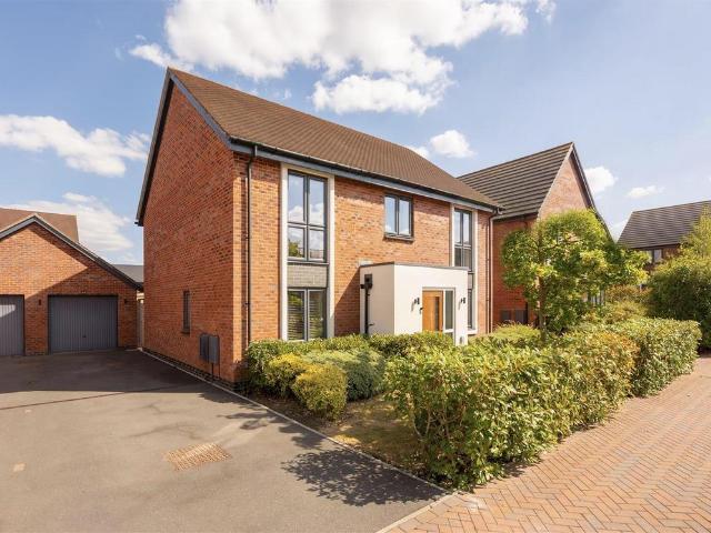 House for sale in Houlton, New Bilton