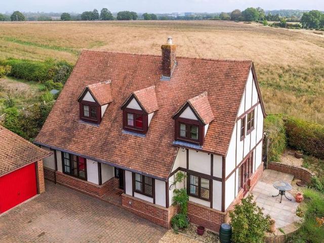 House for sale in Lychpit, Basingstoke and Deane