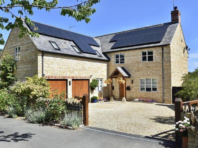 House for sale in Evershot, Oxfordshire