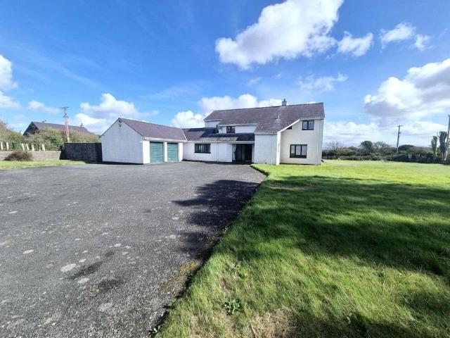 House for sale in Cerrigceinwen, Llangristiolus