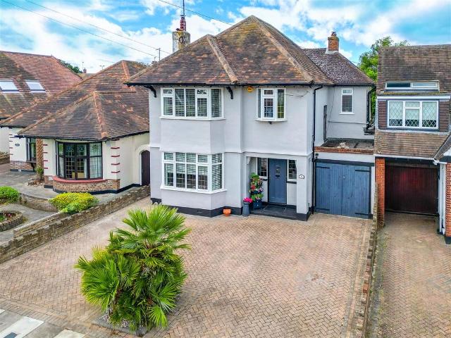 House for sale in Alton Barnes, Essex