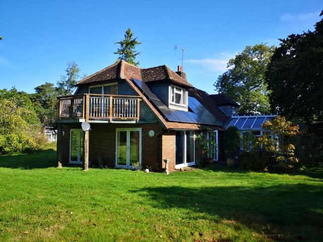 House for sale in Lunsford's Cross, Cross In Hand