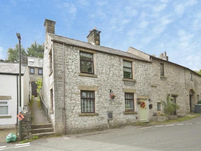 House for sale in Froggatt, East Midlands