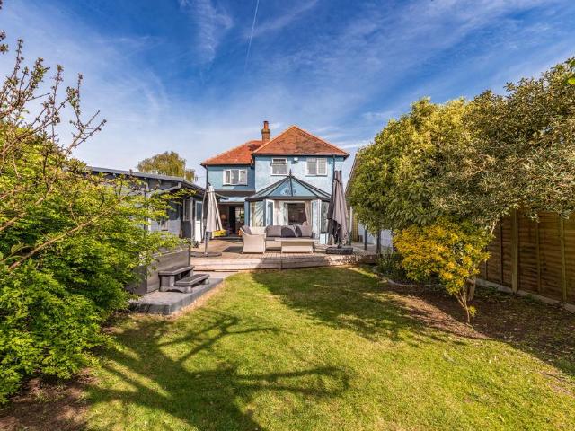 House for sale in Worthing, West Sussex