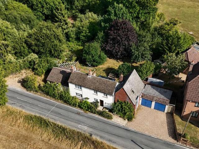 House for sale in Chipping Hill, Essex