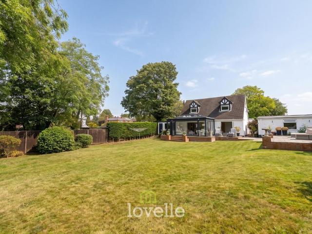 House for sale in Waltham