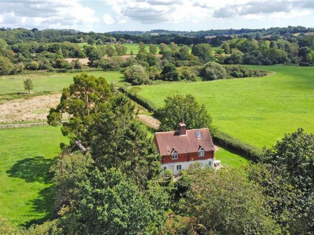 House for sale in Littlecote, West Sussex